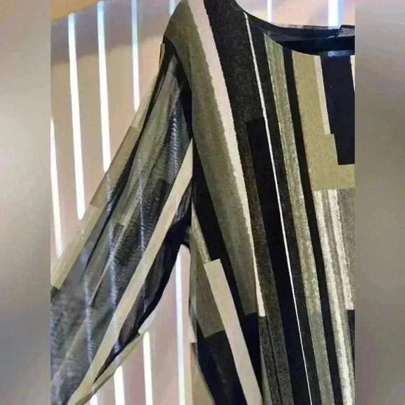 NWOT Alfani Printed Mesh Tunic, brand new never worn. Army green mixed color - Picture 7 of 15